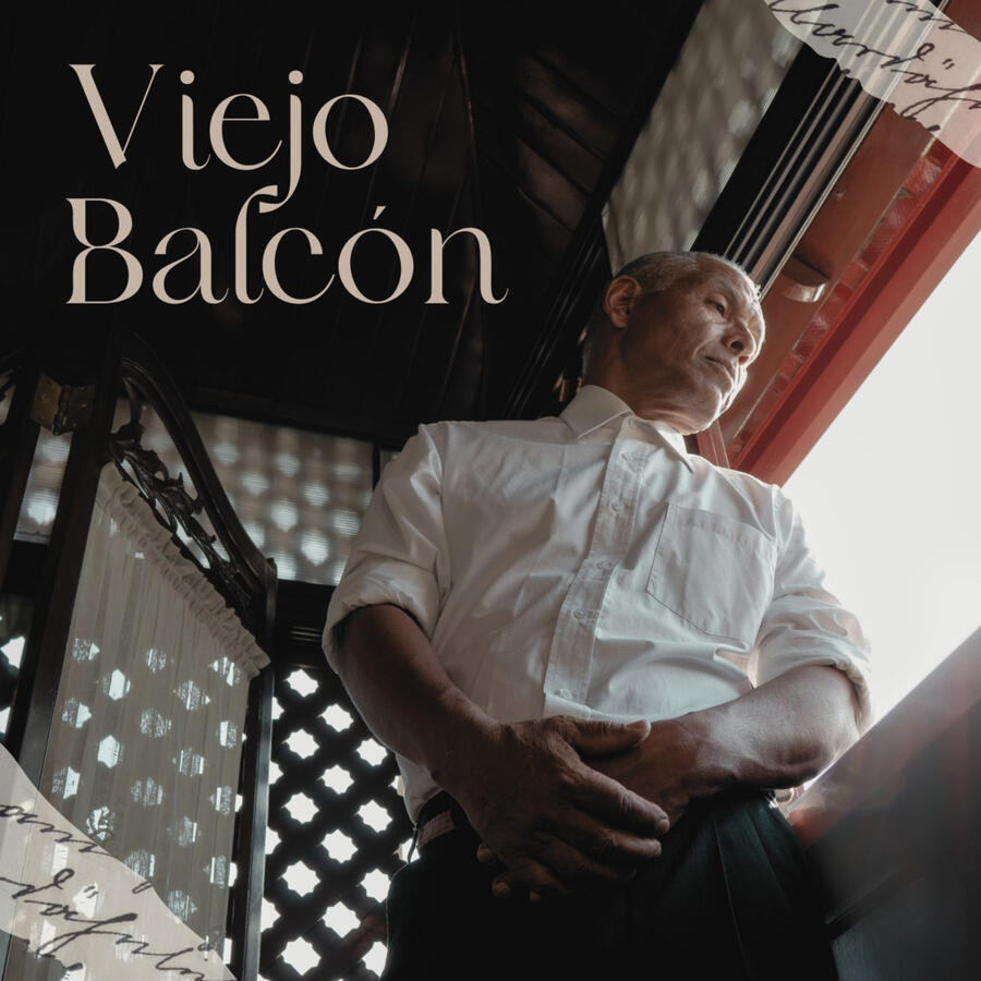 Viejo balcón | Oscar Centeno